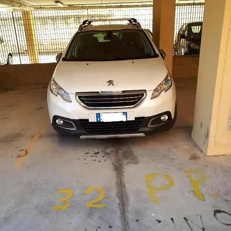Pluriaccessoriato Con Posto Auto In Centro Alghero